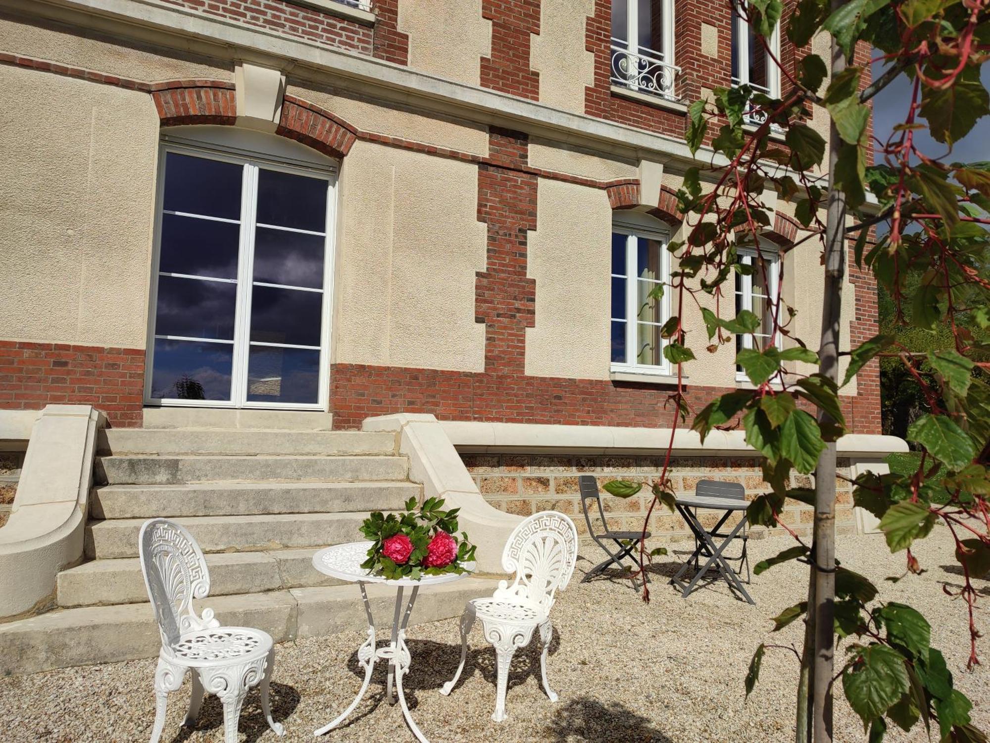 Demeure De La Garenne Bed & Breakfast Montmirail  Dış mekan fotoğraf